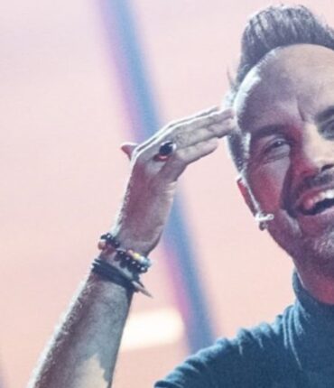 Jarry en couple, il lève le voile sur sa relation amoureuse.