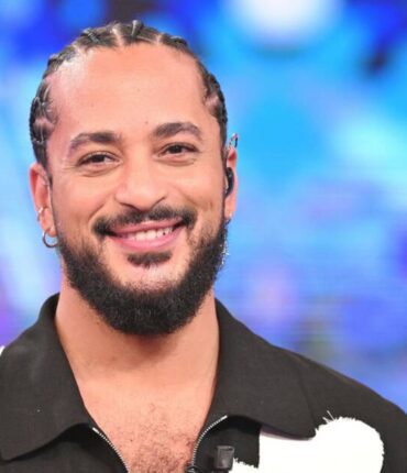 Slimane ému aux larmes après une excellente nouvelle