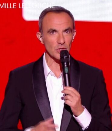 Cette énorme bourde qui a embarrassé Nikos Aliagas sur le plateau de The Voice
