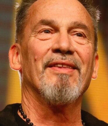 Florent Pagny atteint d’un cancer : sa célèbre proche brise le silence et rassure sur sa maladie (ZAPTV)