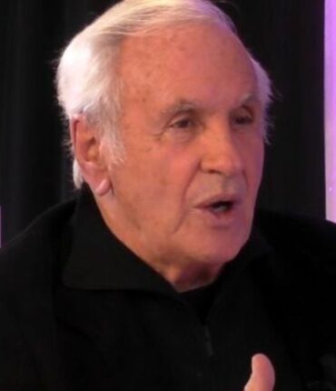 Le célèbre comédien se confie sur sa retraite modeste et les défis de la vieillesse