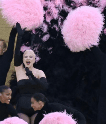 Lady Gaga : la raison pour laquelle elle n’a pas chanté en direct pendant la cérémonie d’ouverture (ZAPTV)