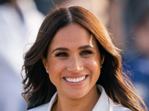 Meghan Markle seule au monde : une autre pièce rapportée dans la Couronne l’attaque sans ménagement