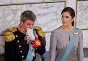 Frederik X et Mary de Danemark : ce détail qui ne passe pas inaperçu sur de nouveaux portraits officiels du roi et de la reine