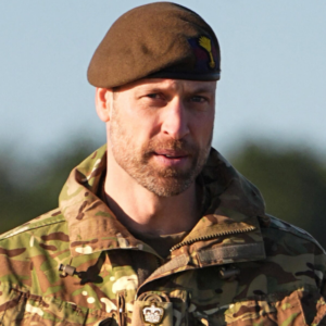 « Il est trop beau » : le prince William en tenue militaire, les internautes totalement sous le charme