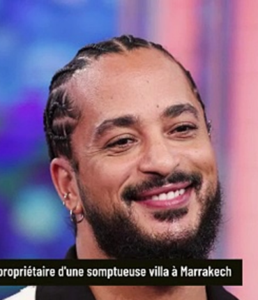 Slimane, loin de l&rsquo;agitation dans sa villa très moderne à Marrakech… Sa voisine est loin d&rsquo;être une inconnue