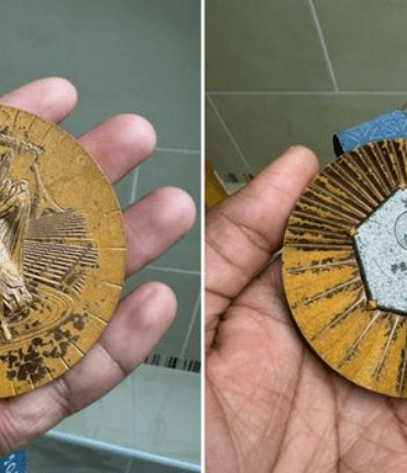 Cinq mois après les JO, les médailles de bronze d&rsquo;athlètes français déjà en piteux état