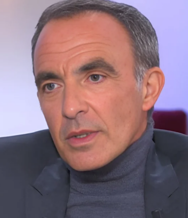 Nikos Aliagas : « La plus grosse connerie de ma vie », sans filtre sur la Star Academy