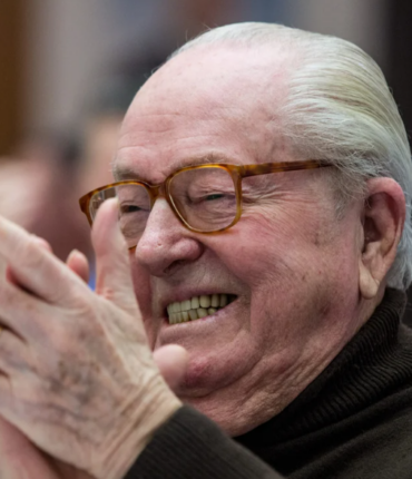 Mort de Jean-Marie Le Pen : sa fille reniée, Marie-Caroline, publie un cliché de sa tombe après ses obsèques