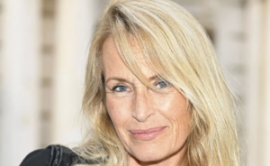 Estelle Lefébure (58 ans) balance sur sa vie intime avec David Hallyday : « C’était gênant »