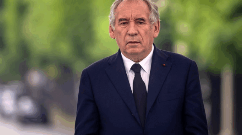 Budget 2026 : afin de réduire les déficits et la dette, François Bayrou envisage un référendum sur « un plan cohérent, avec des propositions claires, lisibles »