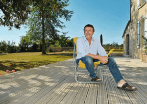 Jacques Legros quitte TF1 pour vivre en Corse, dans une maison de rêve dessinée avec sa femme pour une retraite loin des studios