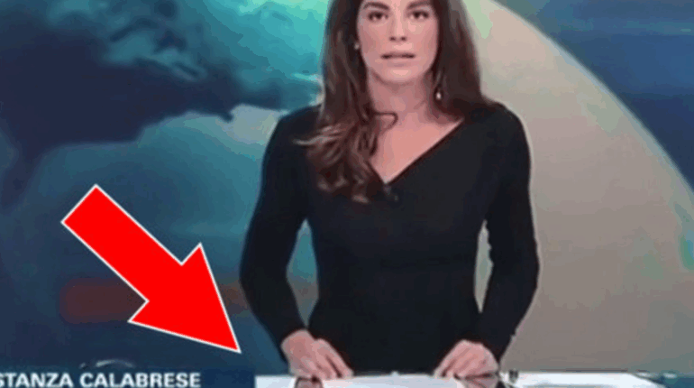 La gaffe d’une présentatrice télé sur son bureau en cristal devient virale