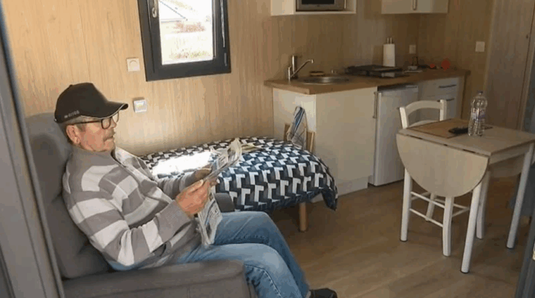 À 83 ans, son père échappe à la maison de retraite : il l’installe dans un studio de jardin près de chez lui