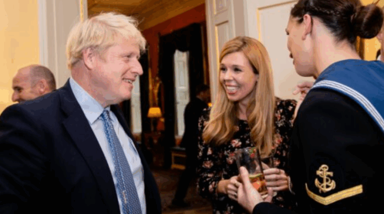 À la surprise générale, Boris Johnson révèle la naissance de son neuvième enfant