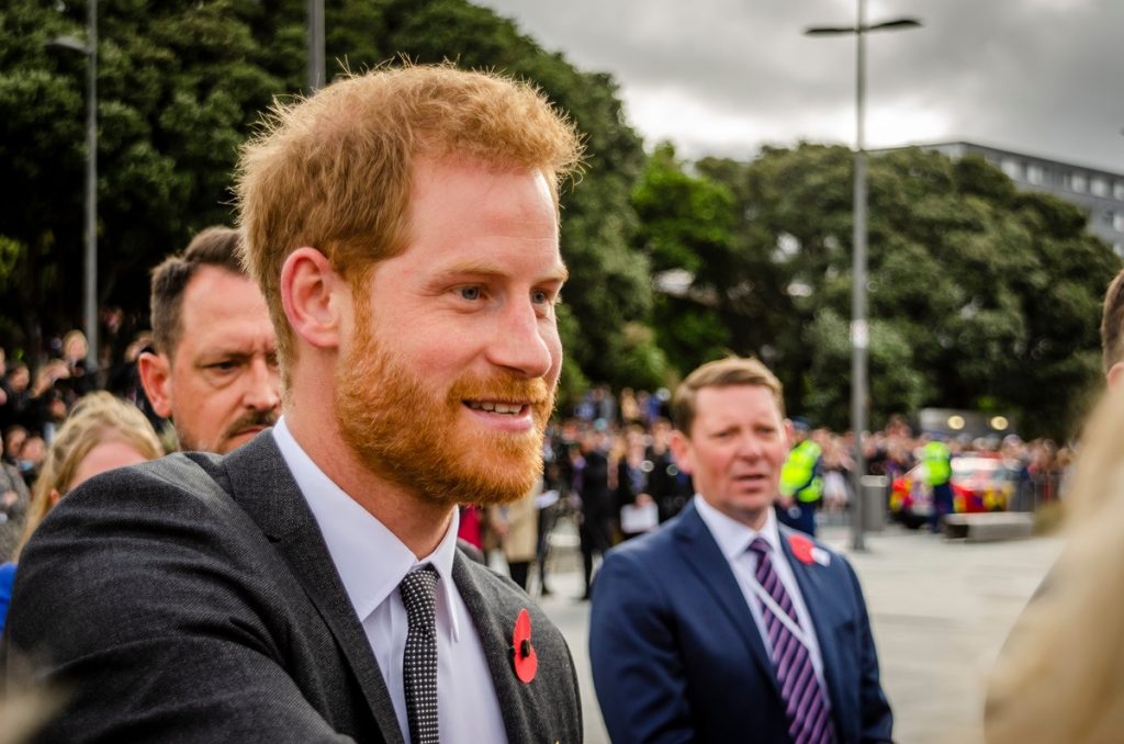 Furieux, le prince Harry