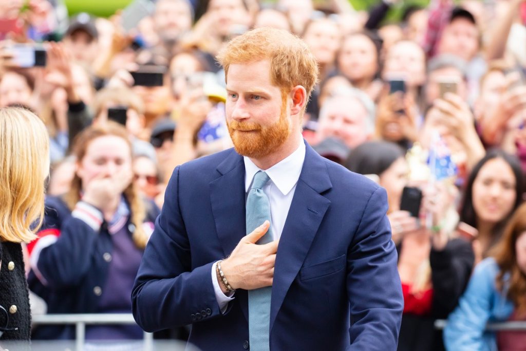 Furieux, le prince Harry