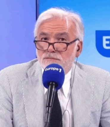 L’heure des pros : ce chroniqueur balance sur le vrai visage de Pascal Praud une fois les caméras éteintes, « Ce n’est pas un ami »