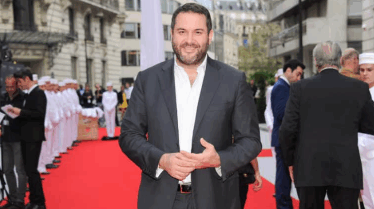 Bruce Toussaint : ce chroniqueur phare de « Bonjour » claque la porte et quitte carrément la France