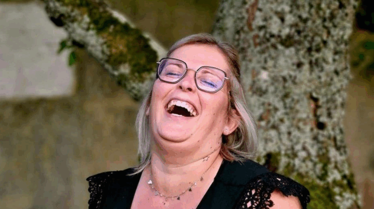 Surveillante prise à partie par un collégien : qui était Mélanie G., 31 ans, maman “souriante” d’un garçon de 4 ans