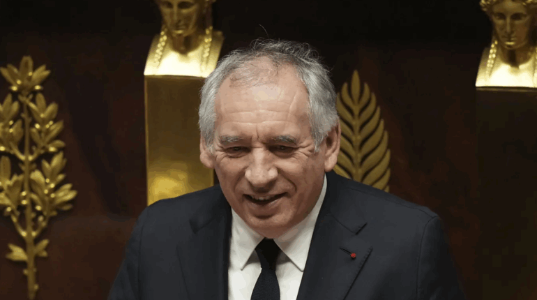 Réforme des retraites : Bayrou propose une prime pour maintenir les seniors dans l’emploi