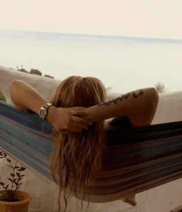 Une lourde amende pour les Français qui bronzent nus dans leur jardin s’ils ne respectent pas cette règle méconnue