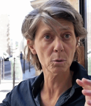 « Pendant 35 ans au théâtre, j’ai joué essentiellement des rôles masculins » : Juliette Plumecocq-Mech (À l’instinct) se confie sur son parcours