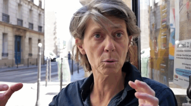« Pendant 35 ans au théâtre, j’ai joué essentiellement des rôles masculins » : Juliette Plumecocq-Mech (À l’instinct) se confie sur son parcours