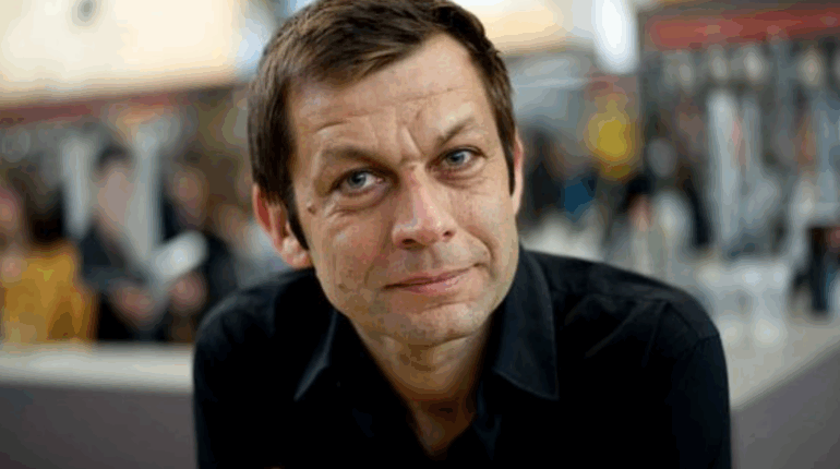 Laurent Mariotte dévoile la raison pour laquelle vous devriez toujours refuser la première table que le serveur vous propose