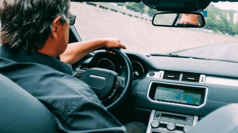 Il oublie sa femme sur une aire d’autoroute à 4 heures du matin : il s’en rend compte 300 kilomètres plus tard
