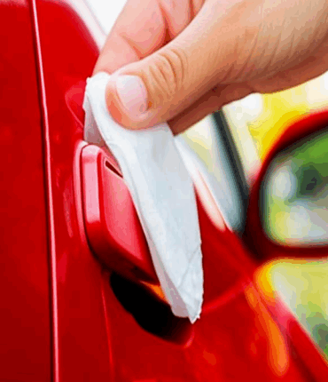 Voici pourquoi un mouchoir sur votre voiture peut être un avertissement sérieux !