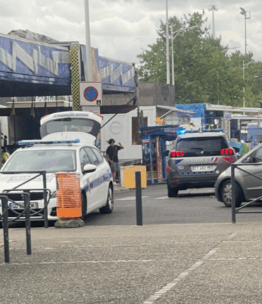 Une fillette de 3 ans entre la vie et la mort après un accident à la fête foraine