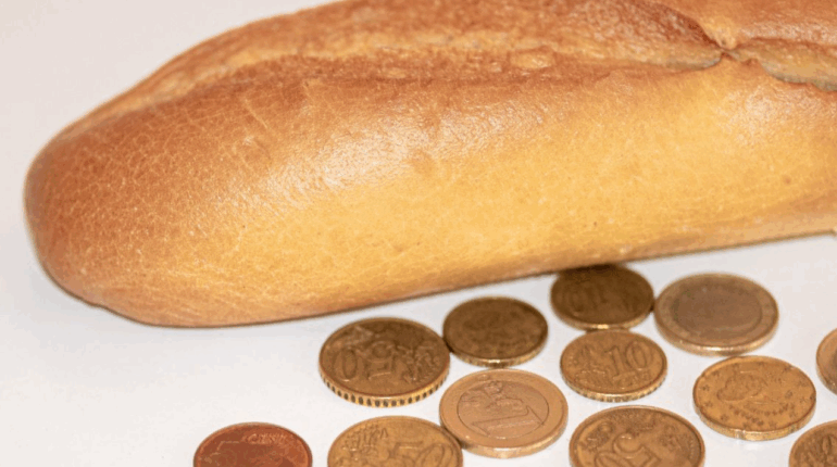 « J’ai honte pour cette jeune caissière » : un SDF refoulé d’une boulangerie pour avoir voulu payer en petite monnaie