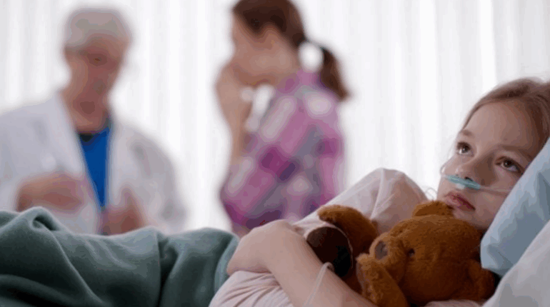 Une fillette de 12 ans venue à l’hôpital avec un ventre énorme : ce que les médecins ont découvert les a bouleversés