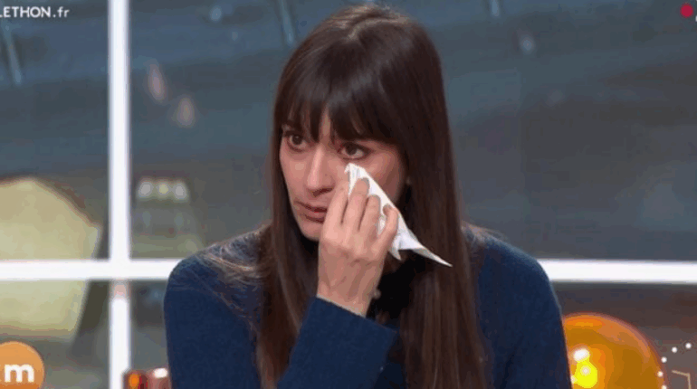 Malaise dans C à vous : Clara Luciani très gênée par une vidéo