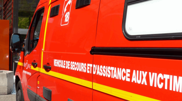 Poignardée à l’arme blanche près de la carotide, une jeune femme sauvée in extremis par un témoin grâce à un point de compression