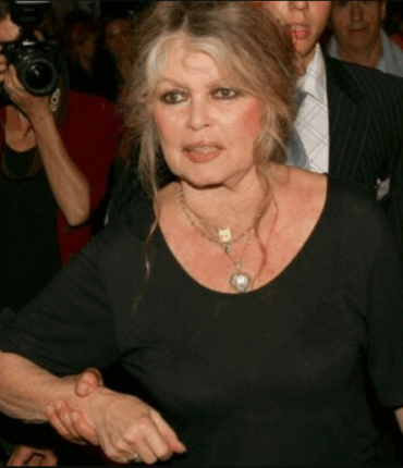 “Tue et emm*rde !” : Brigitte Bardot ne s’embarrasse plus, elle donne le fond de sa pensée