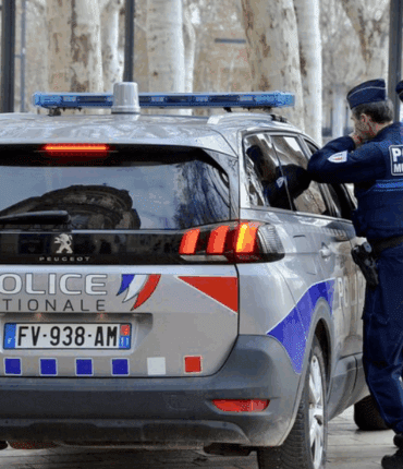 Un policier hospitalisé après avoir été traîné sur 200 mètres par un chauffard à Paris