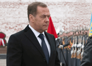 «Micron se fiche de la France» : Dmitri Medvedev se moque de l’Élysée en pleine crise politique