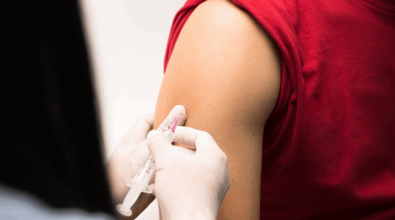 Vaccin contre la grippe : les 3 choses à ne surtout pas faire juste après l’injection (pour ne pas réduire l’efficacité)