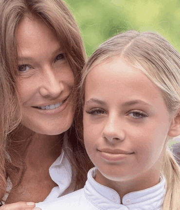 Pendant que Nicolas Sarkozy entre en prison, sa fille Giulia fait la fête avec du champagne en boîte de nuit