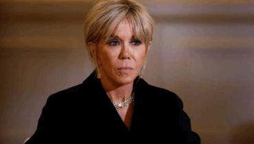“Qu’elle se mette toute nùe” : au procès de Brigitte Macron, la réaction de la juge fait sensation…