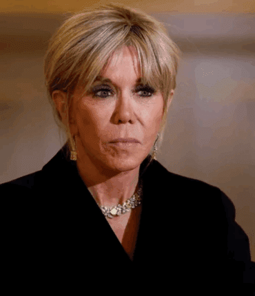 “Qu’elle se mette toute nùe” : au procès de Brigitte Macron, la réaction de la juge fait sensation…