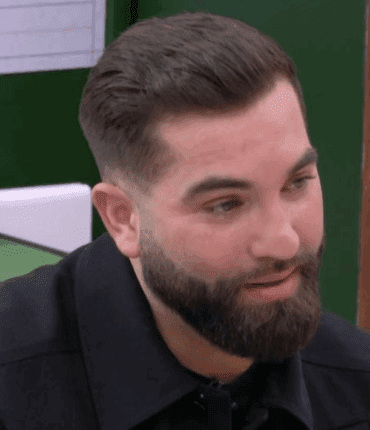 Kendji Girac débarque dans la Star Academy et son apparence physique surprend les élèves