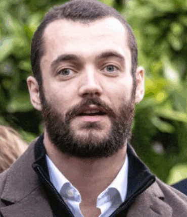 Louis Sarkozy presque nu devant les caméras, il fait le show en boxer à la télé, du jamais-vu pour le fils de Nicolas Louis Sarkozy presque nu devant les caméras, il fait le show en boxer à la télé, du jamais-vu pour le fils de Nicolas