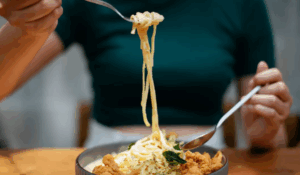 Voici la juste quantité de pâtes à mettre dans son assiette, selon une médecin nutritionniste