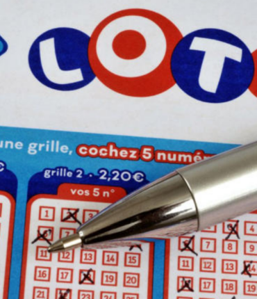 A 66 ans, il gagne 3,75 millions d’euros au loto et ne dit rien à sa femme mais rien ne va se passer comme prévu