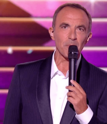 Star Academy : Nikos Aliagas débarque par surprise au château et met les élèves en garde,  » Ils s&rsquo;en foutent… »