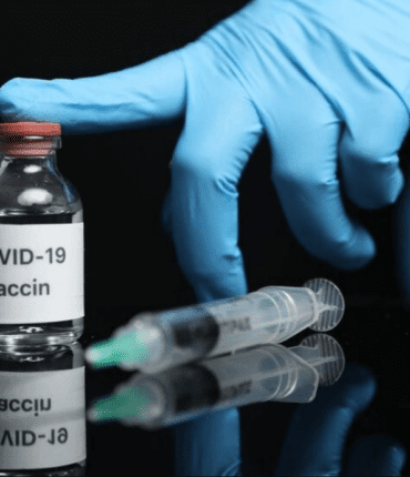 « J’ai perdu ma vie d’avant » : Quatre ans après le vaccin contre la COVID-19, la liste des symptômes persistants s’allonge