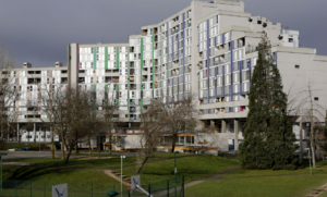 Grenoble : Un immeuble endommagé dans la nuit par un engin explosif